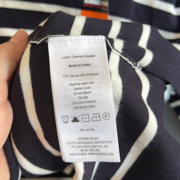 Kirkland ladies crew neck sweater - blue and white stripe - size XXL - NWT - Picture 5 of 5